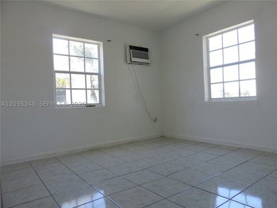 Strategically located in the heart of Coconut Grove. Boutique - photo 12