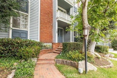 Unleash your inner Angeleno in this prime Westside condo!
This