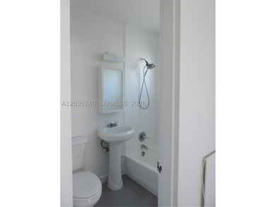 Strategically located in the heart of Coconut Grove. Boutique - photo 15