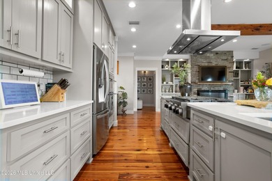 Tucked away in one of Ocean Springs' most charming neighborhoods - photo 18