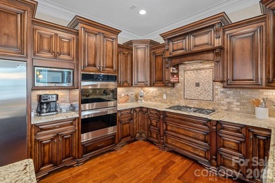 Discover the space, flexibility, and golf-course community - photo 20