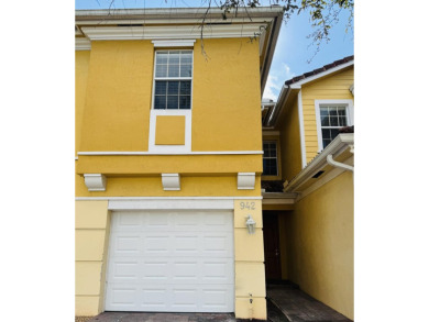 Lake Townhome/Townhouse For Sale in West Palm Beach, Florida