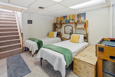 Log cabin at the lake? Yes, please! This charming gem is walking - photo 25