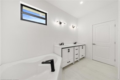 Welcome to this modern 3 bed, 2 bath home,2 car garage with - photo 31