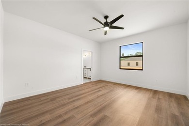 Welcome to this modern 3 bed, 2 bath home,2 car garage with - photo 36