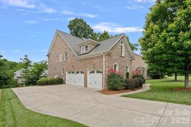 Discover the space, flexibility, and golf-course community - photo 38