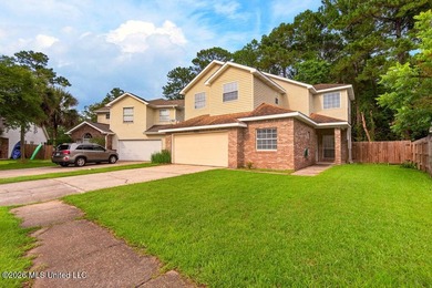 Move-in ready home in the heart of D'Iberville! This - photo 2