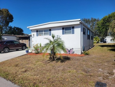 Welcome to easy, carefree living in this beautifully maintained - photo 1