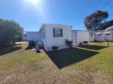 Welcome to easy, carefree living in this beautifully maintained - photo 3