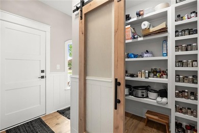 Immaculate custom-built masterpiece, with primary suite on main - photo 16