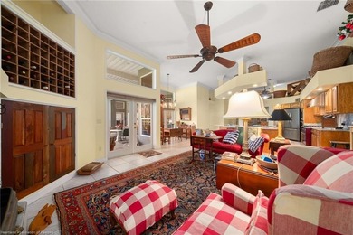 Experience elevated Florida living in this sprawling golf course - photo 17