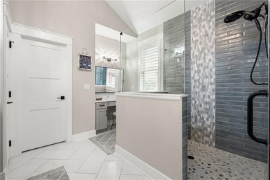 Immaculate custom-built masterpiece, with primary suite on main - photo 23