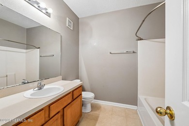 Welcome to this beautifully maintained 3-bedroom, 2-bath condo - photo 26