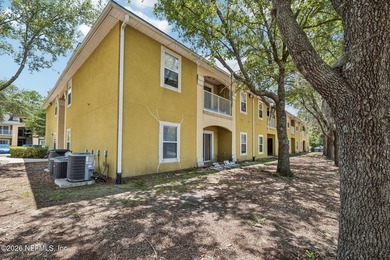 Welcome to this beautifully maintained 3-bedroom, 2-bath condo - photo 31