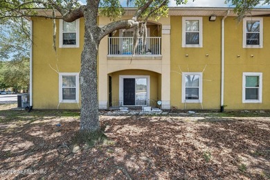 Welcome to this beautifully maintained 3-bedroom, 2-bath condo - photo 33