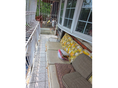 Brick 2 family - 4 story ( basement plus 3 floors). Walk in - photo 3