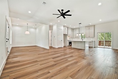Stunning new construction home on a beautiful wooded lot! Just - photo 4