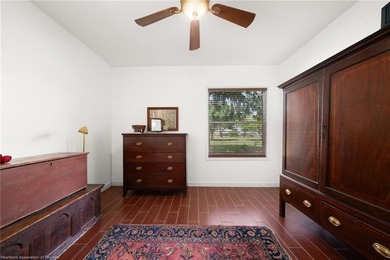 Experience elevated Florida living in this sprawling golf course - photo 34