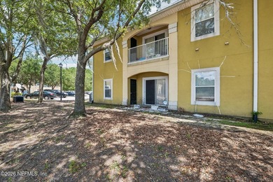 Welcome to this beautifully maintained 3-bedroom, 2-bath condo - photo 34