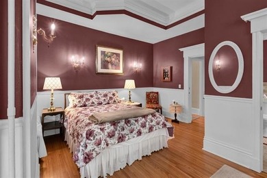 A truly rare opportunity to own an iconic Italianate estate - photo 36