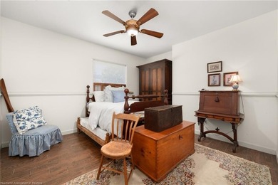Experience elevated Florida living in this sprawling golf course - photo 39