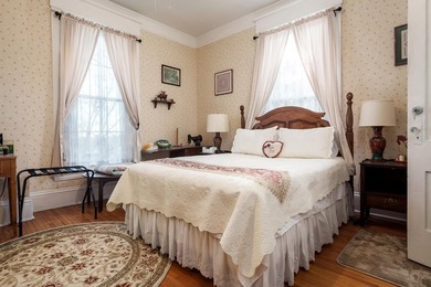 A truly rare opportunity to own an iconic Italianate estate - photo 45