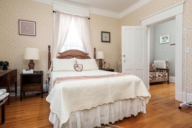 A truly rare opportunity to own an iconic Italianate estate - photo 46