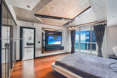 LUXURY OCEAN FRONT BUILDING, TWO SPLIT BEDROOMS PLUS  DEN AS A