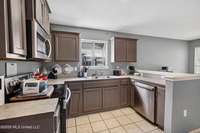 This exceptional 3-bedroom,2 bath home boasts a split floor plan - photo 11