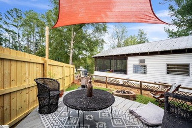Welcome to 1204 Hanover Dr. in Westminster, SC! This charming - photo 24