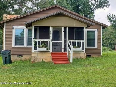 Lake Home For Sale in Alexander City, Alabama