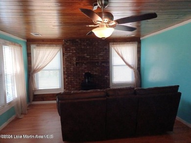 Charming 2 bed, 1 bath home sits in the heart of Alexander City - photo 3