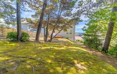 Build your dream coastal retreat on this .11-acre lot in the - photo 4