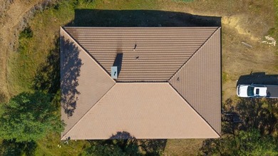 Welcome to a rare opportunity to own a beautiful ranch in the - photo 6