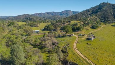 Welcome to a rare opportunity to own a beautiful ranch in the - photo 9