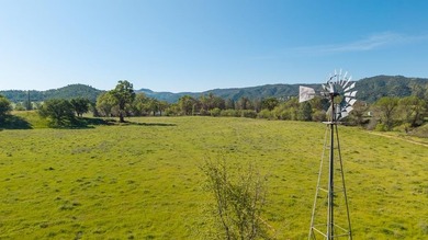 Welcome to a rare opportunity to own a beautiful ranch in the - photo 10