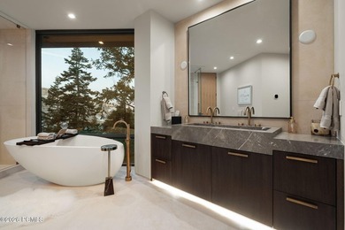 A custom luxury ski home and Forbes Five-star service await you - photo 19