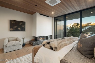 A custom luxury ski home and Forbes Five-star service await you - photo 24