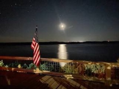 Welcome to your front-row seat on Kentucky Lake, where - photo 27