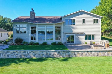 Elegant 4 BD 3 BA 3,421-sq-ft all-sports Portage Lake home on - Lake Home For Sale in Three Rivers, Michigan