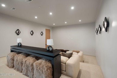 A custom luxury ski home and Forbes Five-star service await you - photo 43