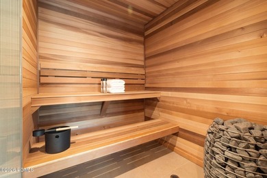A custom luxury ski home and Forbes Five-star service await you - photo 48