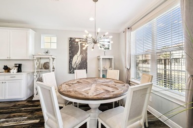Welcome to this beautifully appointed 4-bedroom, 4-bathroom - photo 13