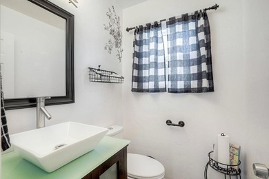 Welcome to this beautiful 4 bedroom, 1.5 bath home featuring a - photo 13