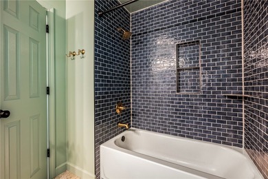 Featuring high-end finishes, no detail was spared in this - photo 14
