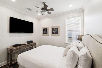 Welcome to this beautifully appointed 4-bedroom, 4-bathroom - photo 17
