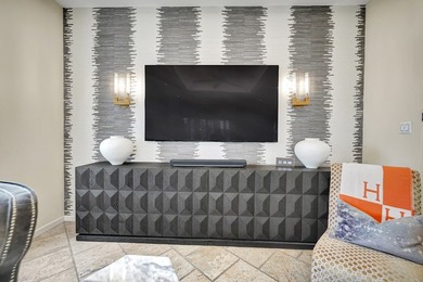 Over 6000sqft, 4 bed, 4.5 bath by Greg Frazier. This stunning - photo 19