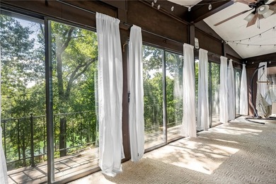 Featuring high-end finishes, no detail was spared in this - photo 20
