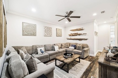 Welcome to this beautifully appointed 4-bedroom, 4-bathroom - photo 20