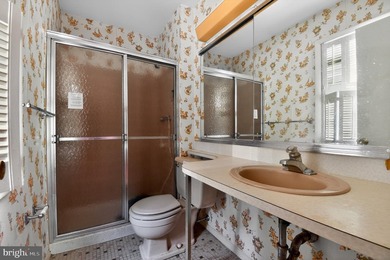 Rare opportunity to own a classic Levitt-built rambler in - photo 21